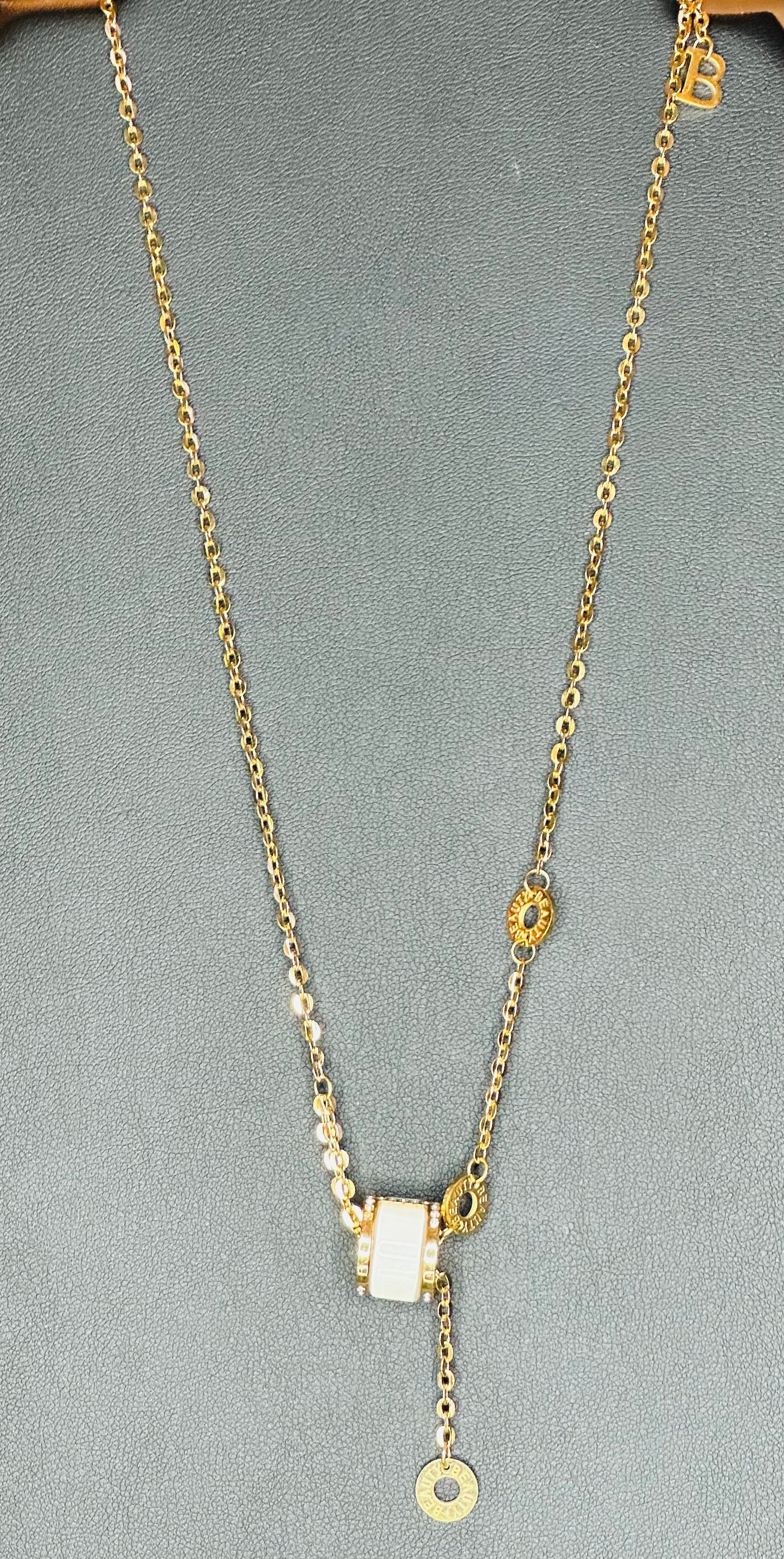 Collier Femme chic et moderne